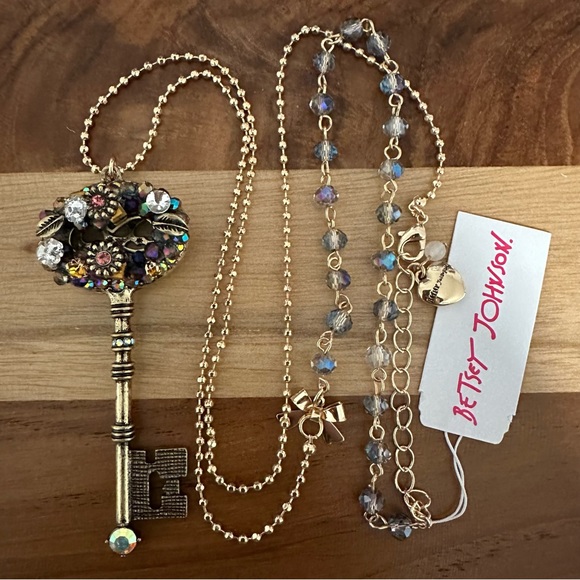Betsey Johnson Woven Bronze Crystal AB Embellished Leaf Flower HUGE Key Necklace - Picture 1 of 4